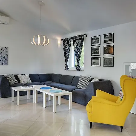 Vila Sever *