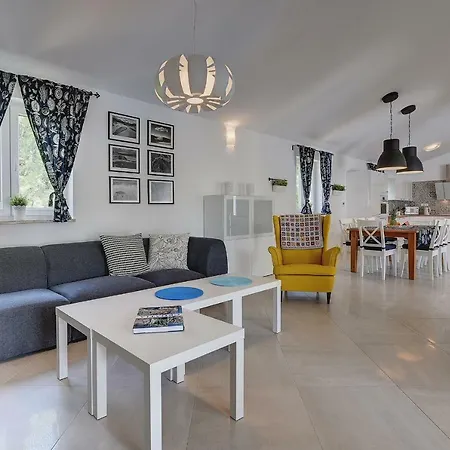 Sever Villa